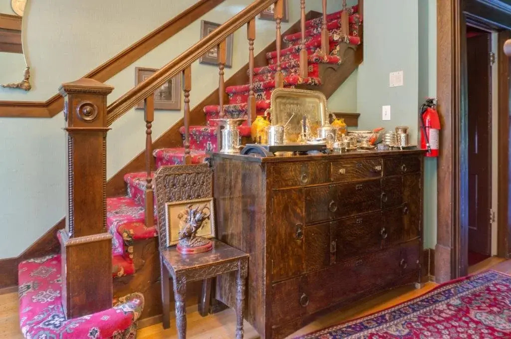 Calgary Westways Guest House