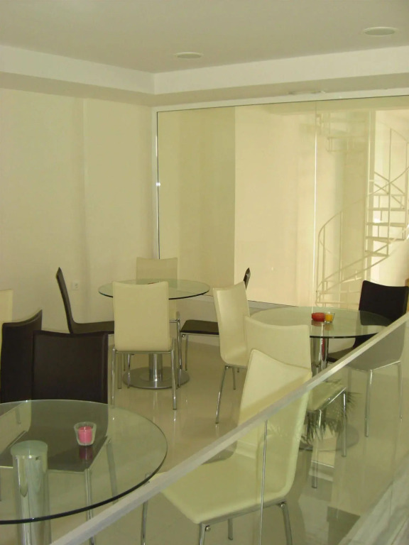 Cosmos Hotel