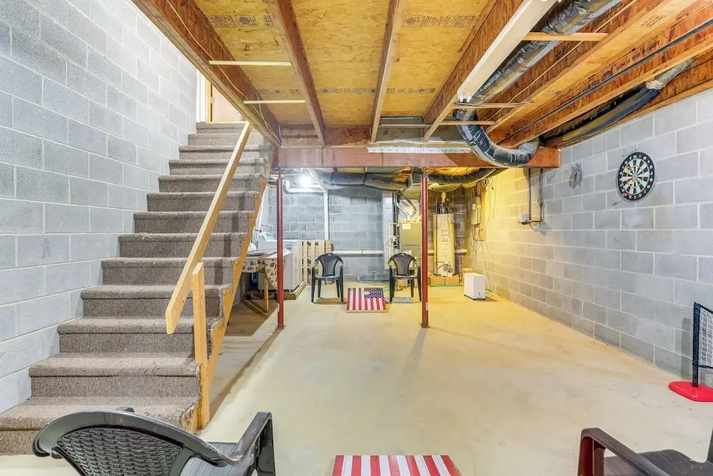 Townhome w/ Patio: 1 Mi to Clearfield Riverwalk