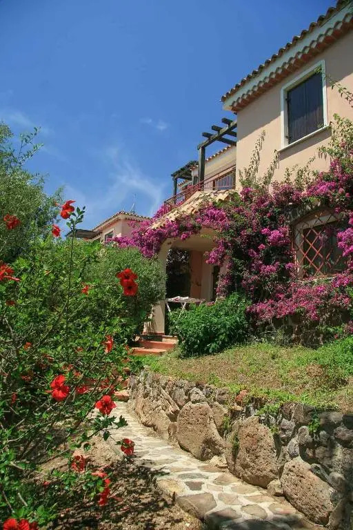 Costa Est Apartments