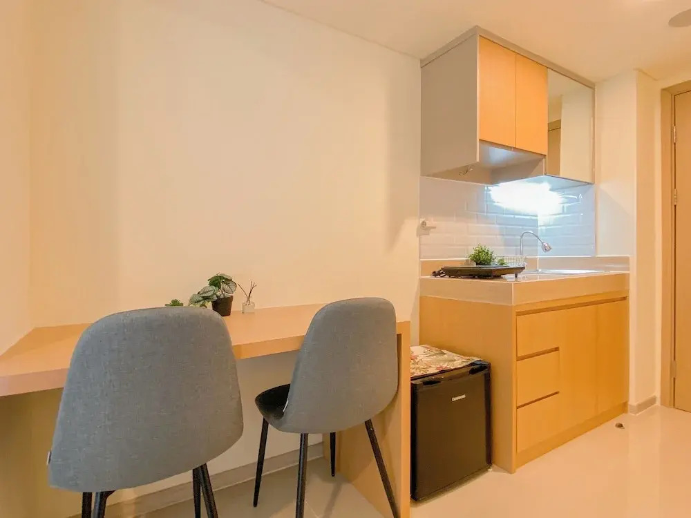 Comfy Warm Tone Studio At Meikarta Apartment