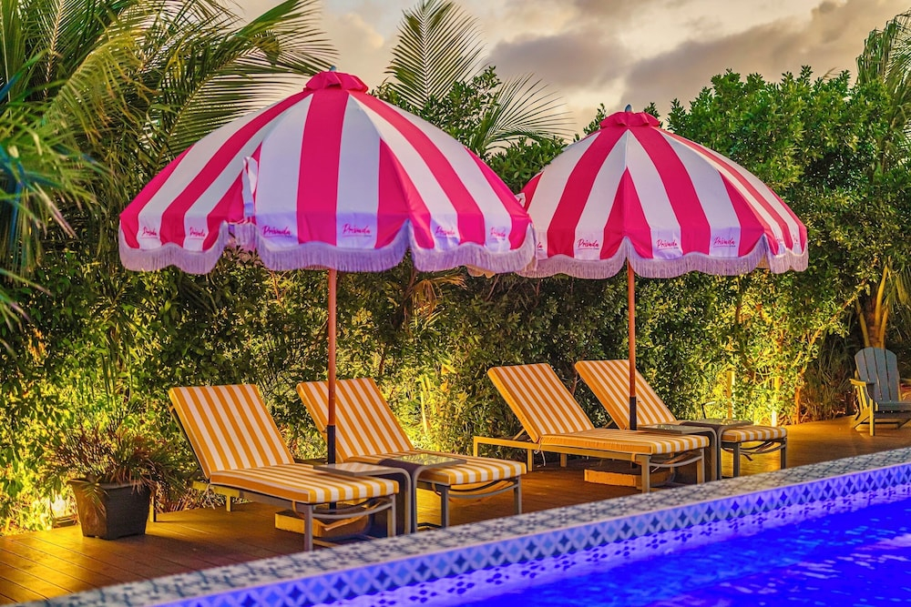 Privada Stays - Private Pools & Colorful-Chic Boutique Hotel