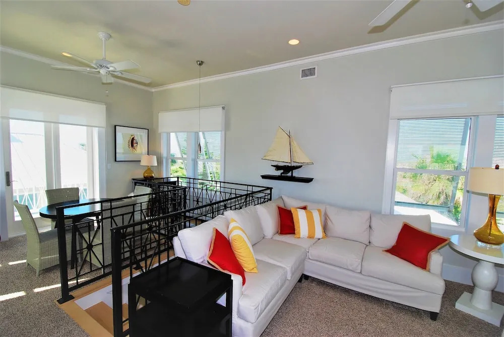 Sea Hawk - Private Beach House With Pool & Hot Tub 4 Bedroom Home by RedAwning