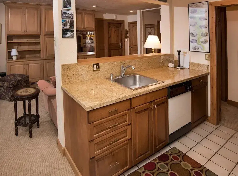 2-385 Gore Creek dr Vorlaufer 201