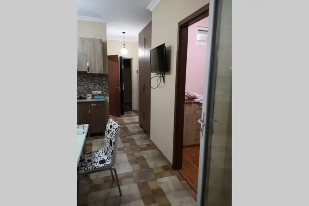 Kvartira dvuhkomnatnaja v Batumi, 10 minut do morja