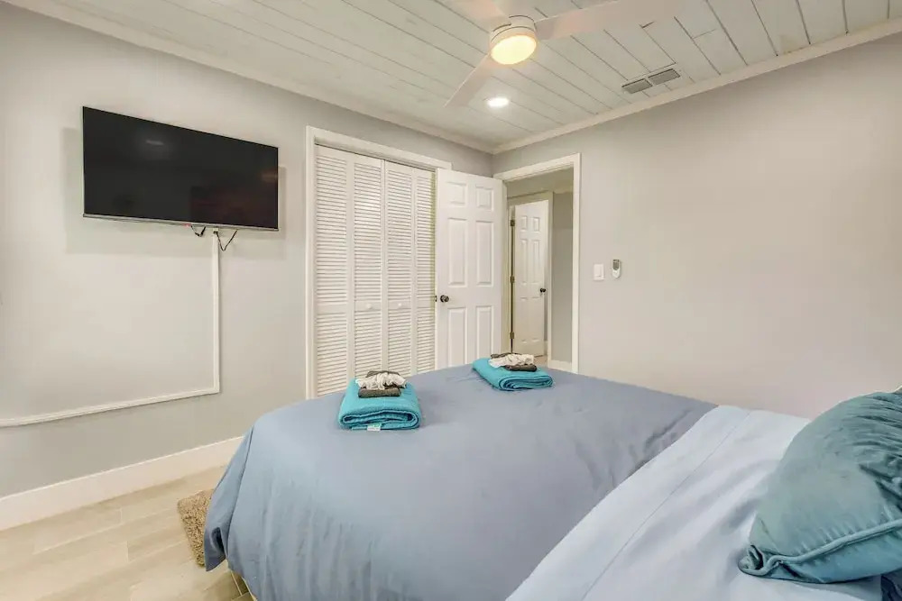 Florida Gulf Coast Getaway: Pool + Screened Lanai!