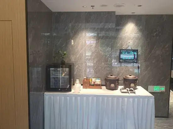 Yinji Hotel (Yuhuan Wuyue Plaza)