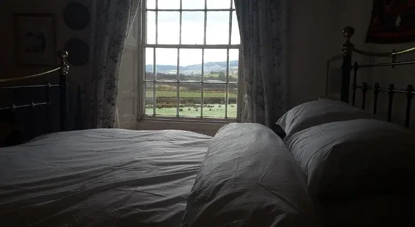 Green End House