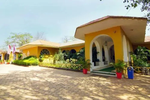 OYO 26799 Hotel Tourist