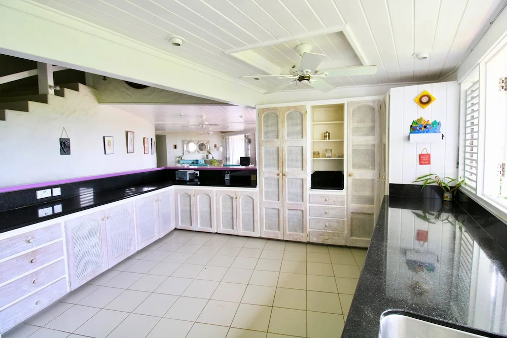 Hummingbird Villa - Tropical 3 bedroom Villa with Panoramic Views 3 Home by RedAwning