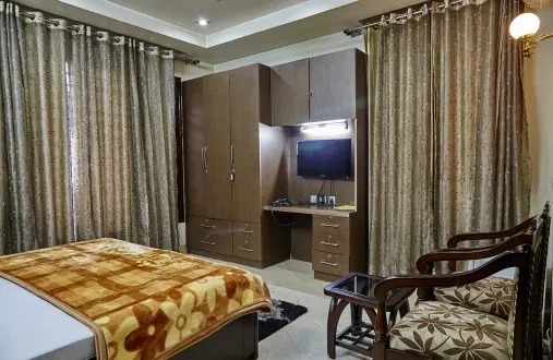 OYO Premium Chi Greater Noida
