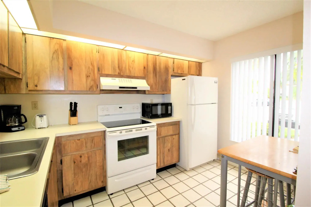 Lakeside Villas 103