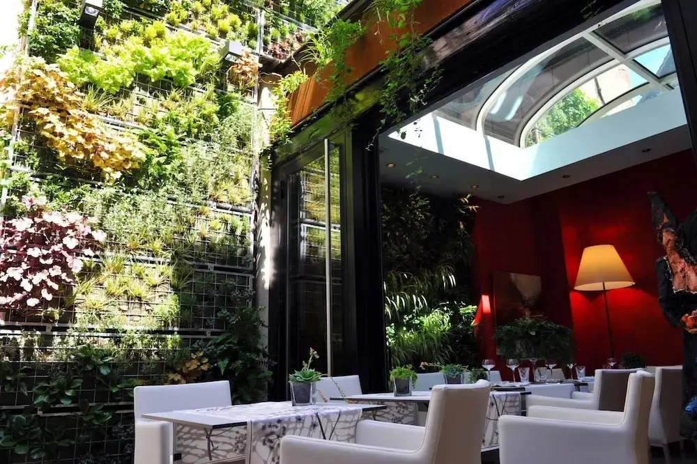 Le B. Suites, Chambres & Restaurant