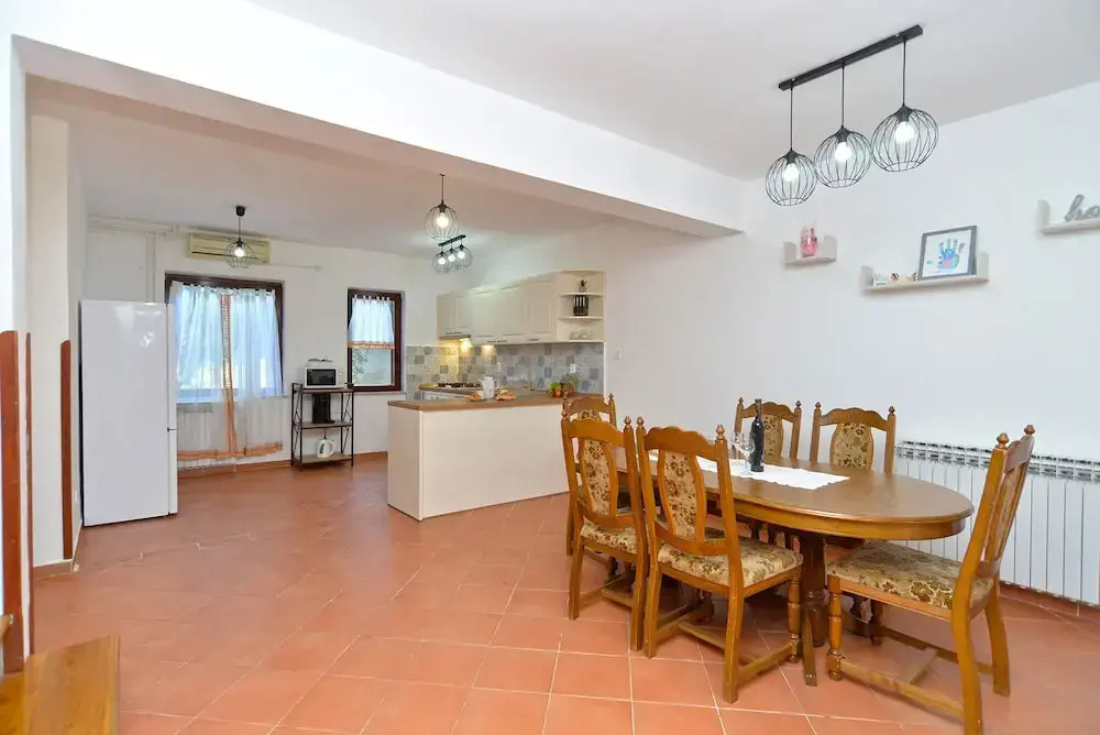 Apartment 1168