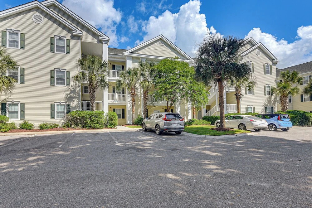 Sunny Coastal Condo ~ 1 Mi to N Myrtle Beach!