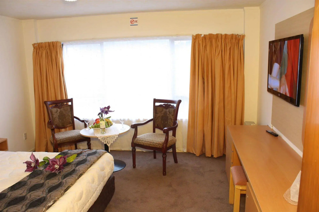 Airport Travel Air Motor Inn