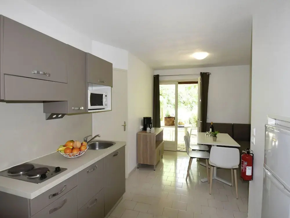 Well-kept Bungalow With Combi-microwave, Beach at 5 km