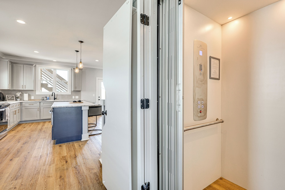 Sun, Surf & Group Fun in Carolina Beach! Luxe Home