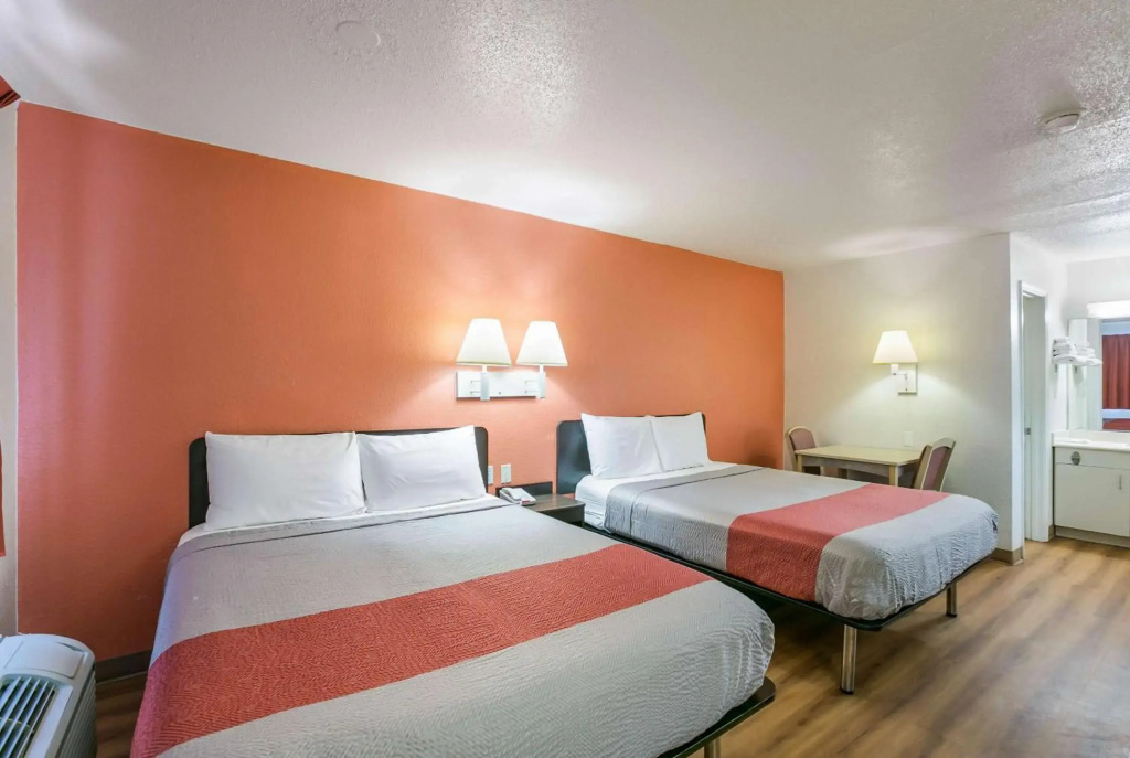 Motel 6-Dothan, AL