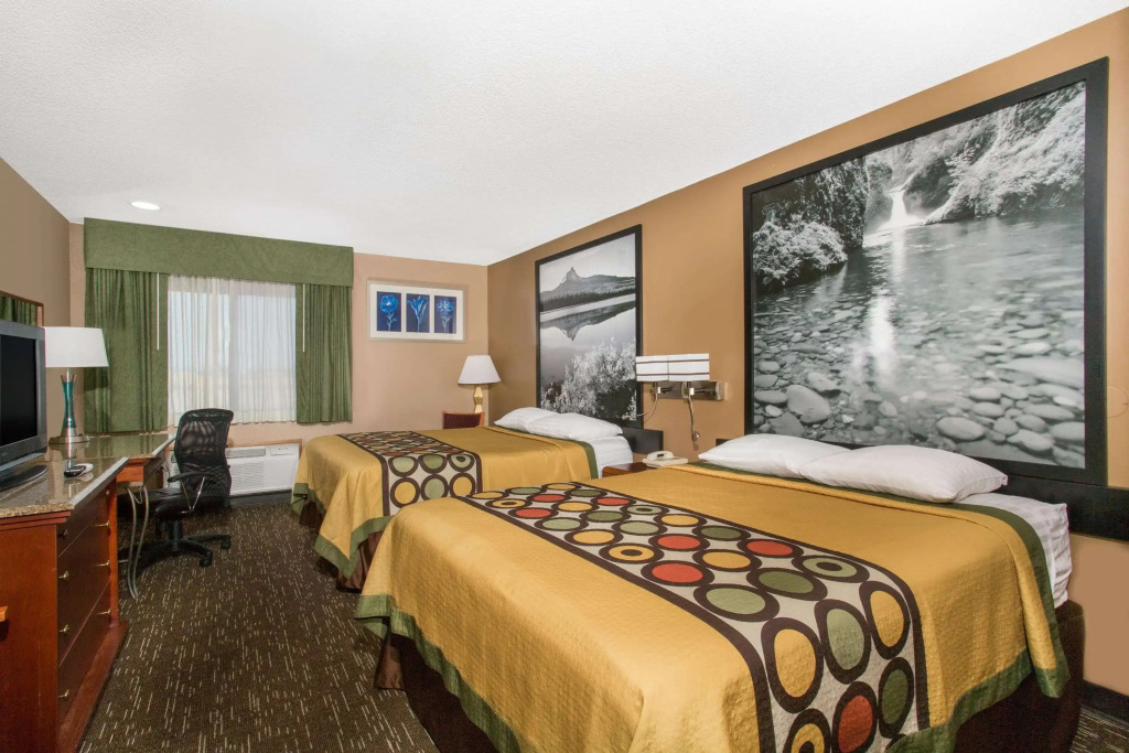 Super 8 by Wyndham Baker City