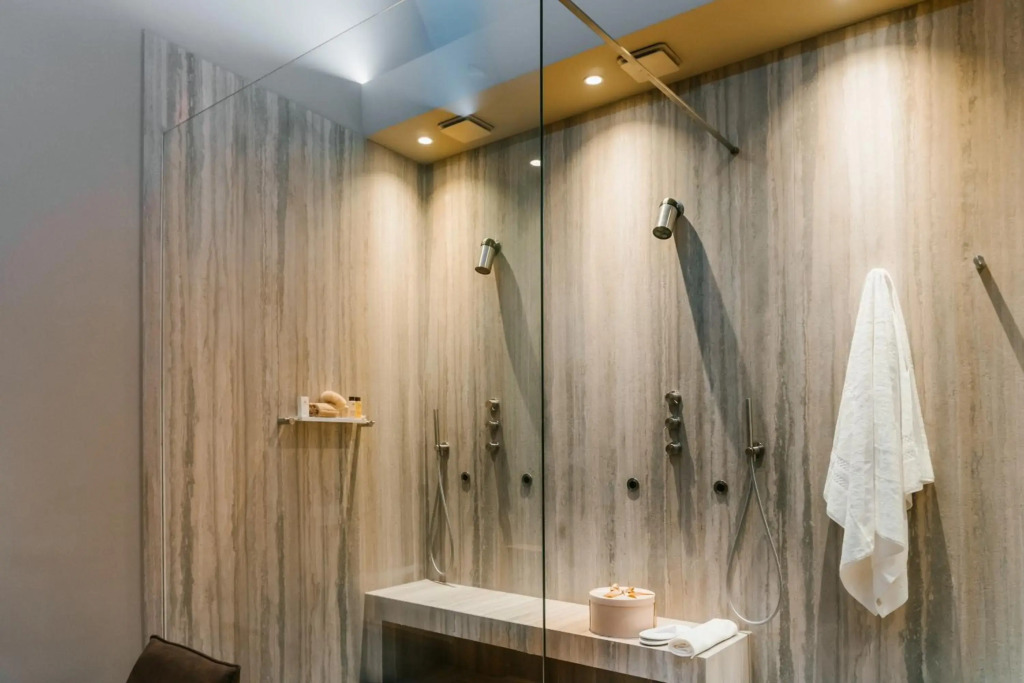 ETNEA Suite 270