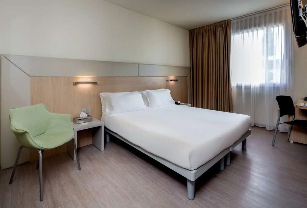The Aries Hotel