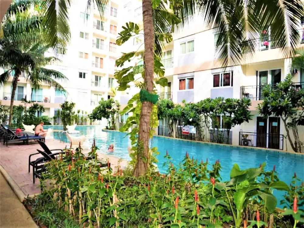 1 bed Condo With Direct Pool Access - Sleeps 2