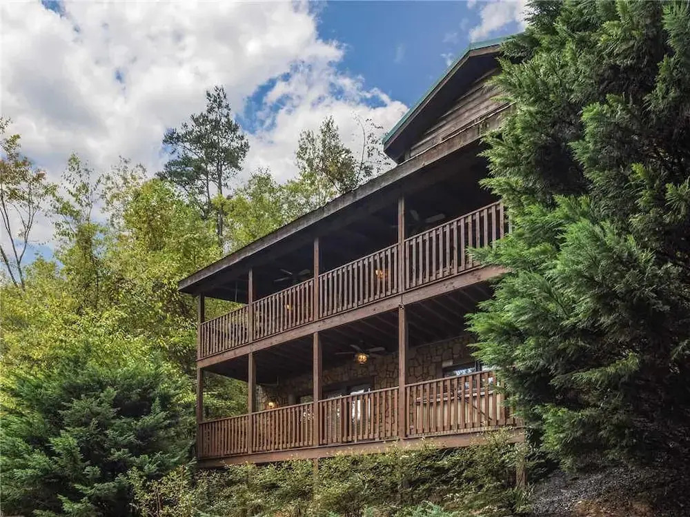 Bears Corner 3 Bedroom Home with Hot Tub