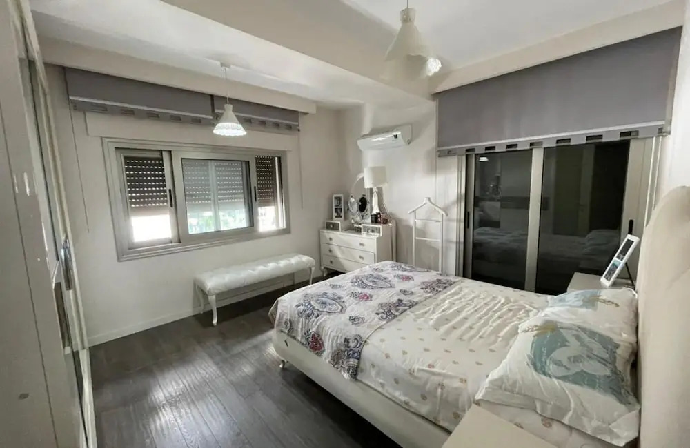 Central Apartment Near Sea With Balcony in Karsiyaka Zmir