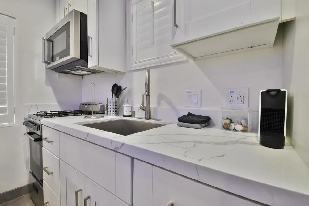 1244#1 Spectacular Contemporary Apartment by Beach