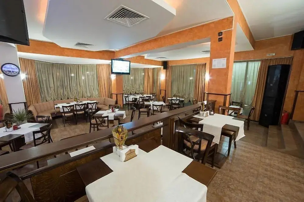 Kris Hotel