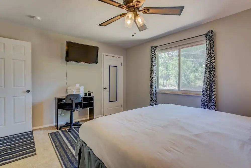 4BR Dog-friendly Minutes to Garden of the Gods