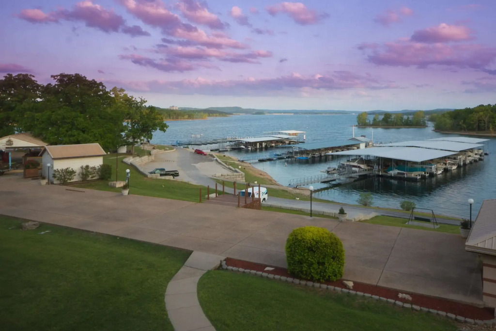 Branson Yacht Club