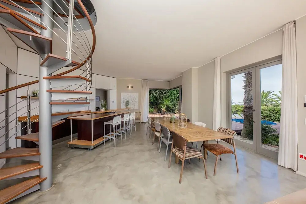 Extraordinary Family Retreat at Lobster Villa