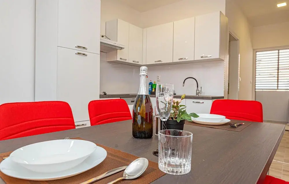 Nice Apartment in Brodarica With Wifi and 2 Bedrooms