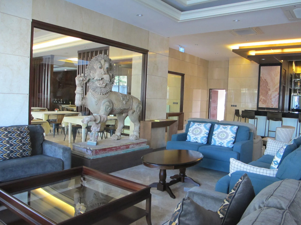 March Hotel