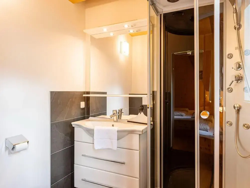 Luxurious Chalet in Sankt Georgen ob Murau with Hot Tub