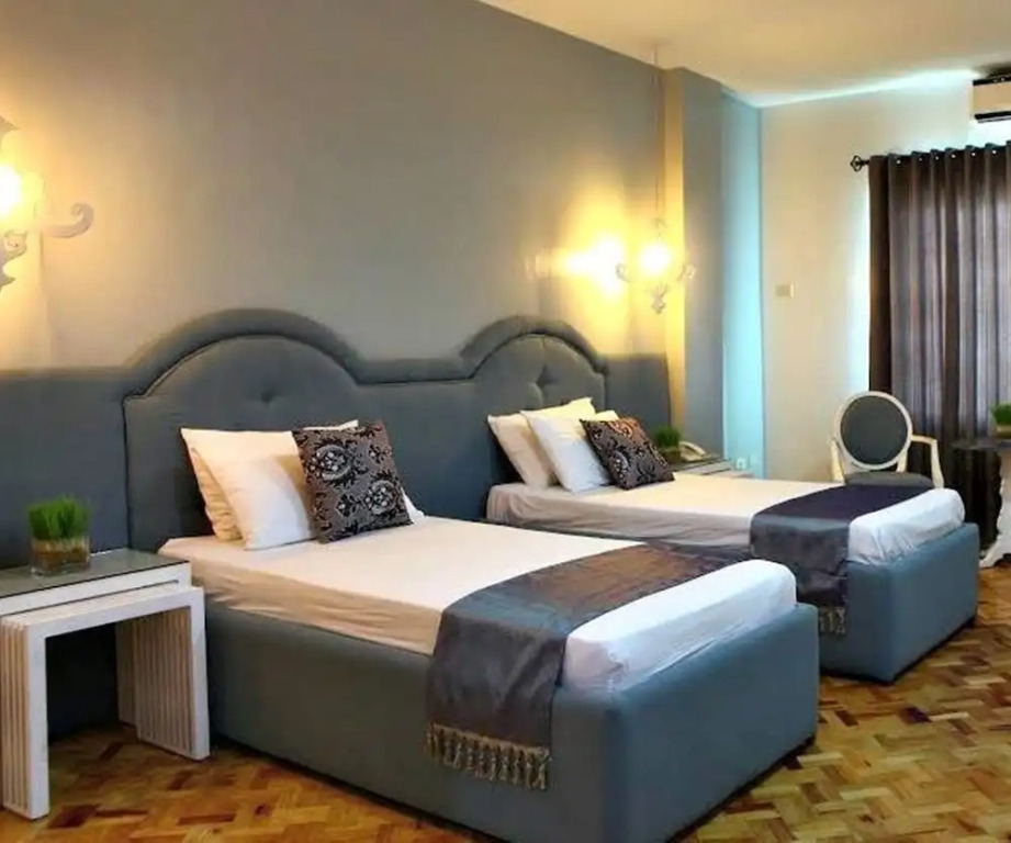 King's Royale Villas