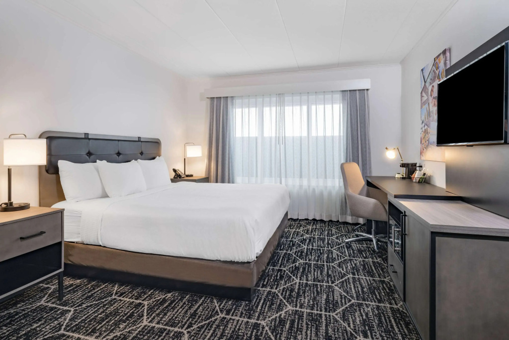 La Quinta by Wyndham Chicago OHare Airport