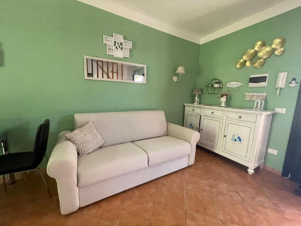 Sardinia Hillside Retreat - Apt 14 - 2BR, quiet area, parking