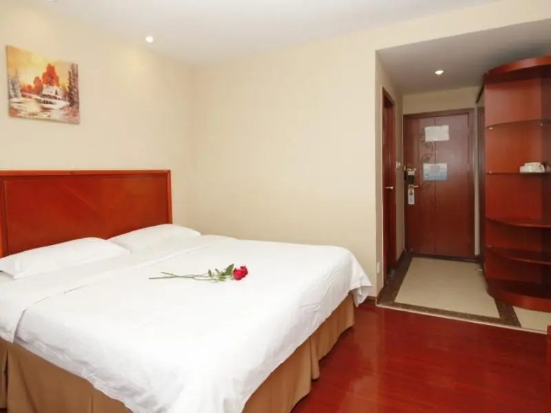 GreenTree Inn Rizhao West Station Suning Plaza