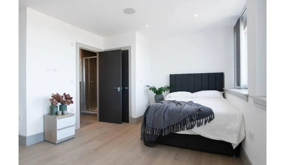 Finchley Modern Apartment - 1 Bedroom With Balcony