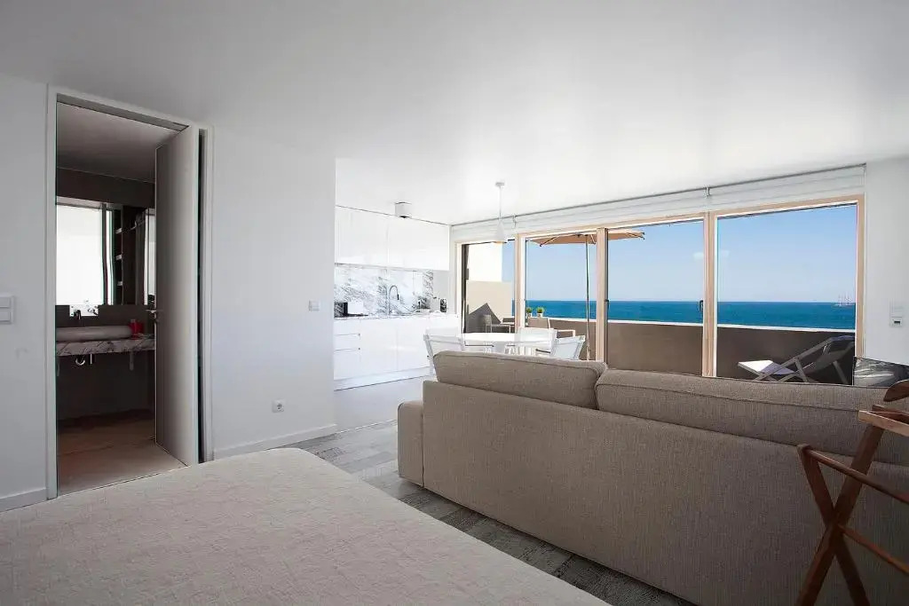 Season Apartments