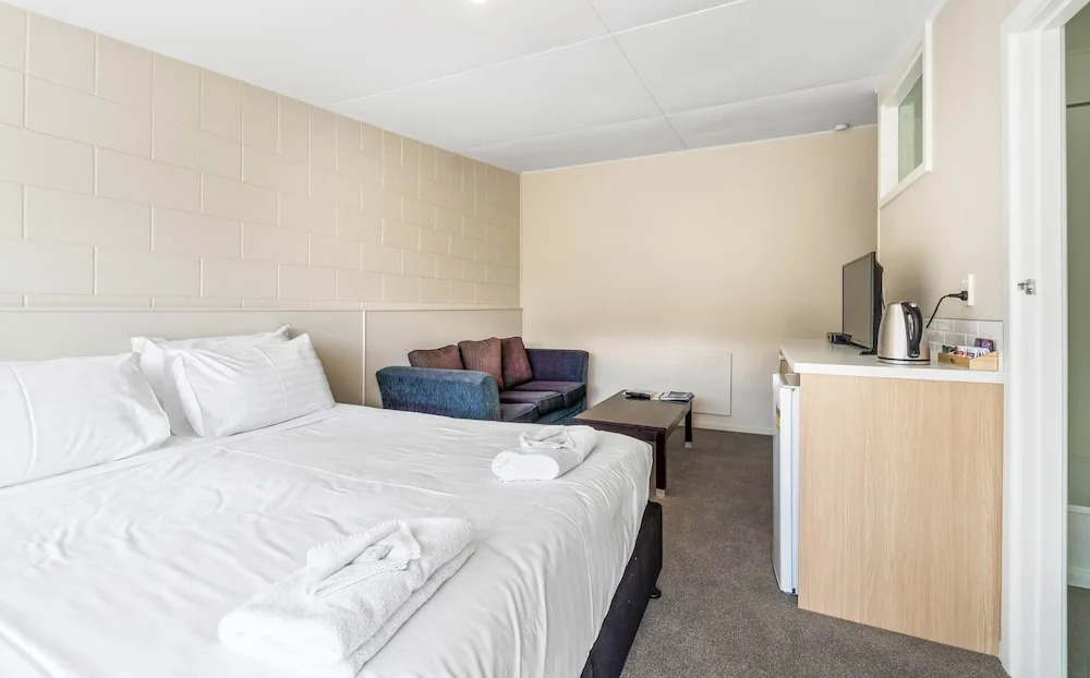 Norfolk Pine Beachfront Motel