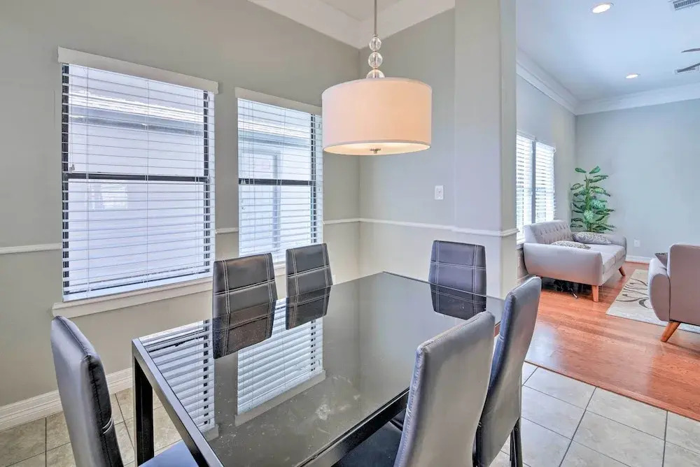 Spacious Houston Home ~ 16 Mi to NRG Stadium!