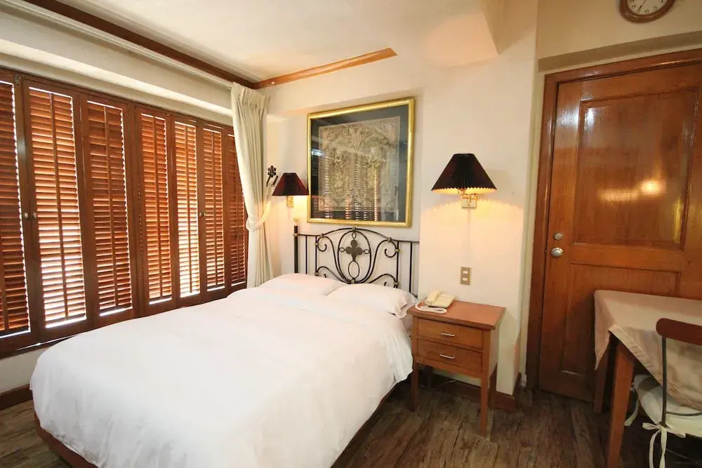 Corporate Executive Orient Suites