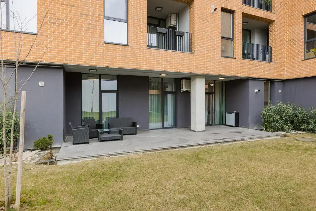 Essenza Charming Two Bedroom Apartment