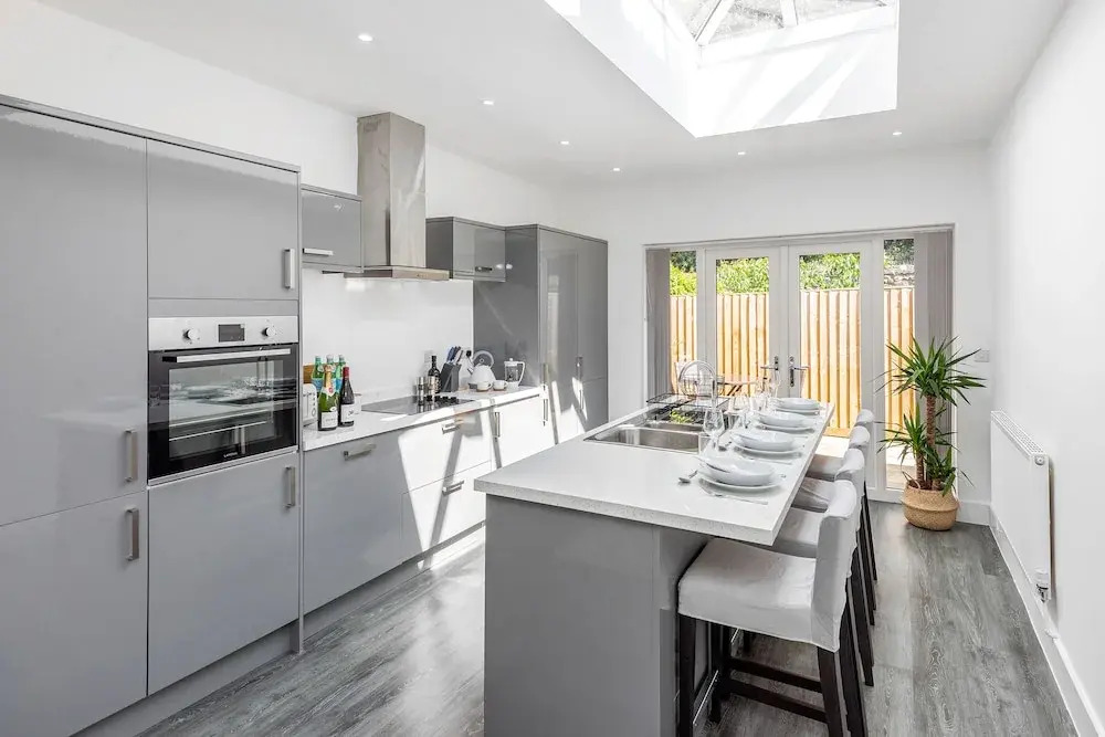 Beautiful Apartment in Central Neighbourhood
