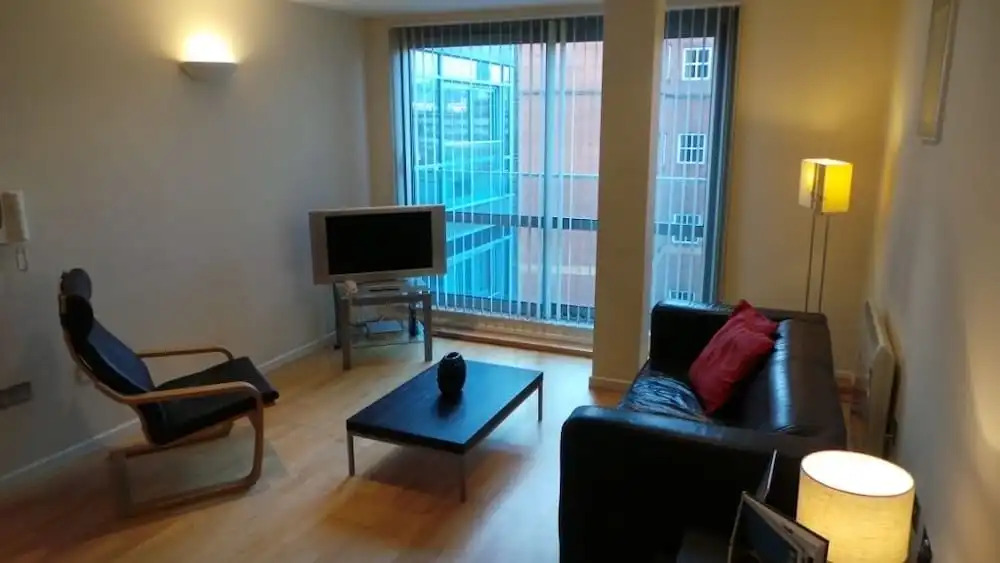 City Crash Pad - West Street Apartments