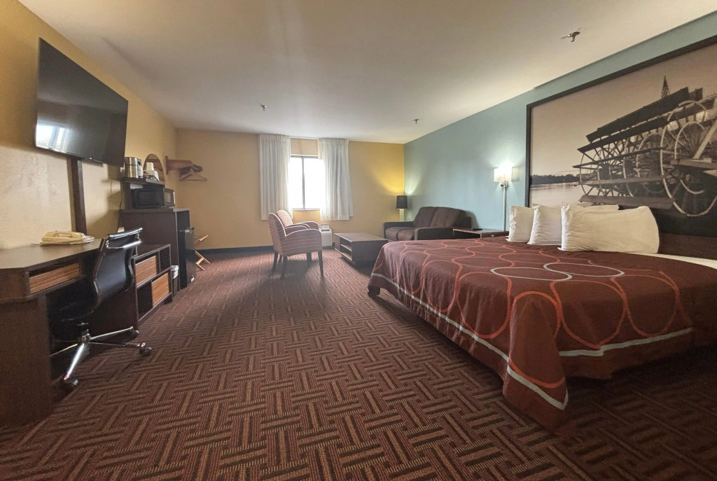 Super 8 by Wyndham Peoria